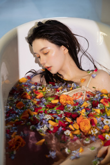 美丽的姑娘免费观看在线播放